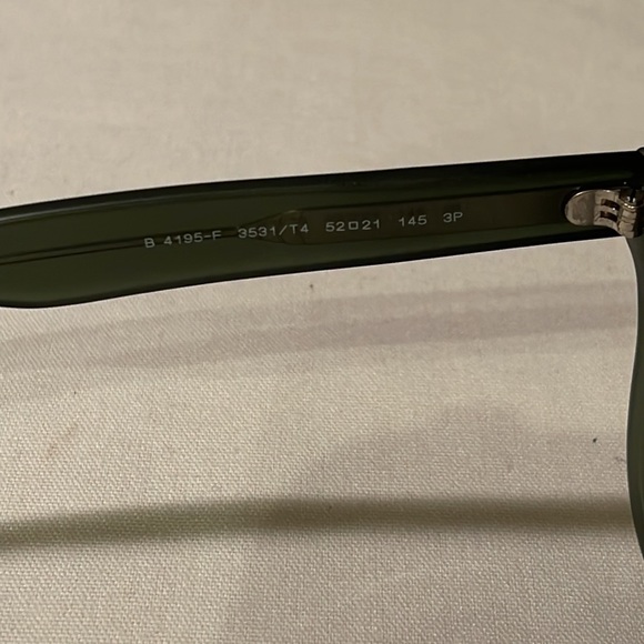 BURBERRY POLARIZED B4195-F 3531/T4 52 21 145 matte green frames, gray/green lens - Picture 5 of 7